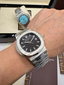Patek Philippe Nautilus - Clássico - Prata com Fundo Preto