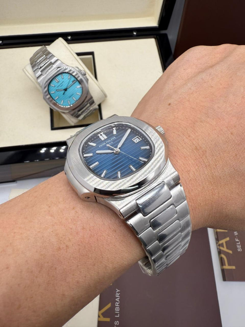 Patek Philippe Nautilus - Prata e Azul