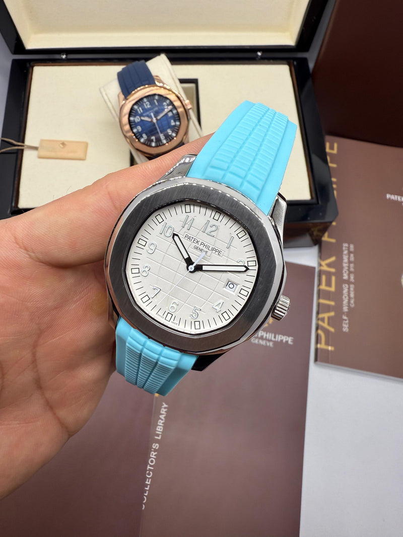 Patek Philippe Aquanaut - Prata / Azul - Mostrador Branco